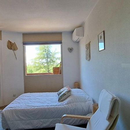 Studio Meuble Cures Thermales Avec Vue Greoux-les-Bains Luaran gambar